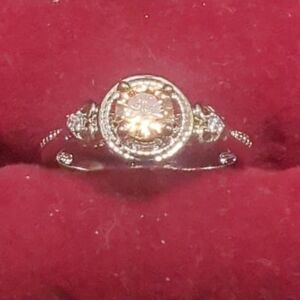 Elegant Gold and Diamond Ring